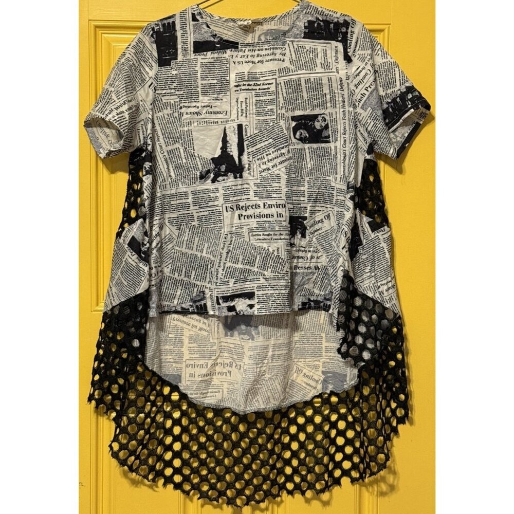 WoWo News Paper Print High-Low Black & White Blouse Top, XL Artsy Fun Newspaper
